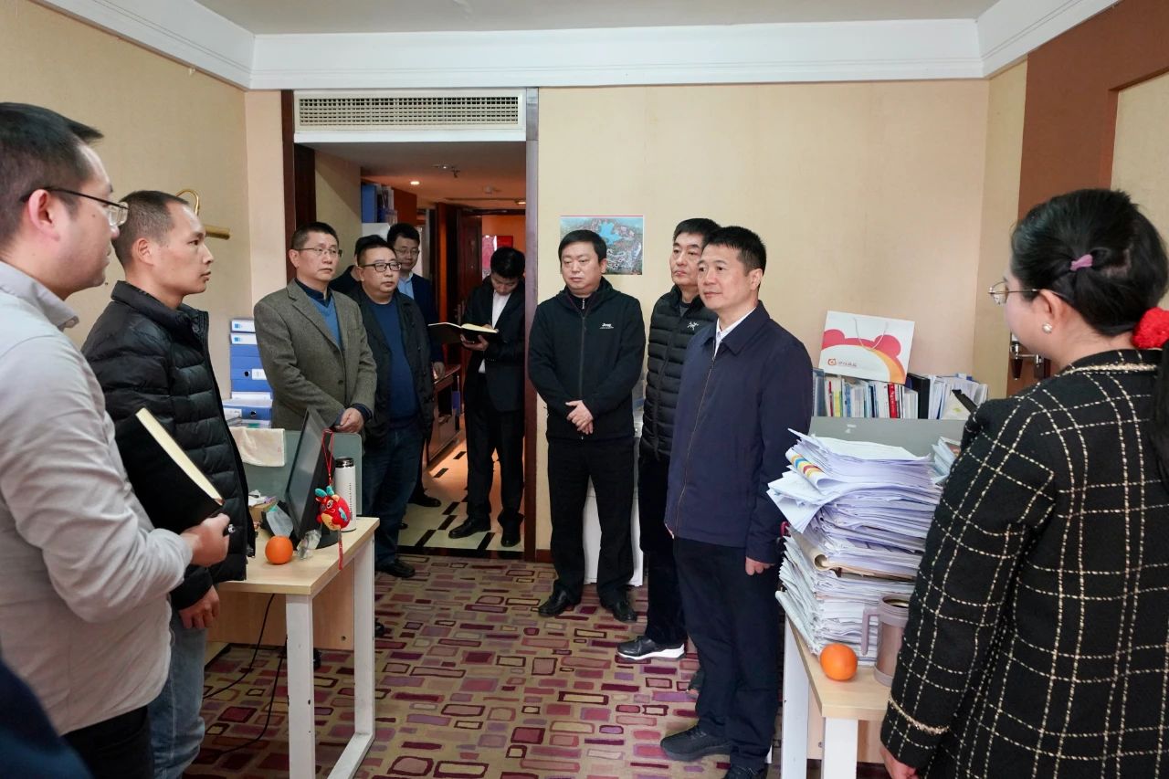 迎新春，鼓干劲，开新局！省尊龙凯时集团领导班子慰问总部干部员工